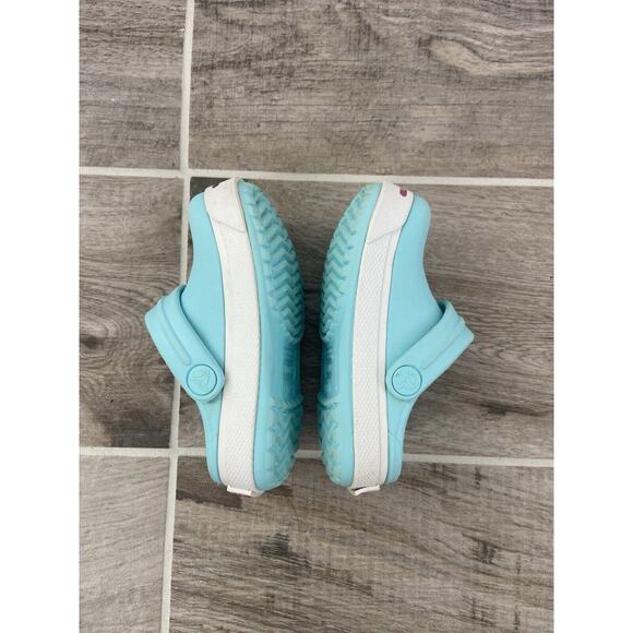 Classic Crocs Child Size 4 Blue And Pink Clog Sandal - Picture 3 of 5